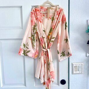 Plum Pretty Sugar - Punk Floral Kimono Sleeve Robe